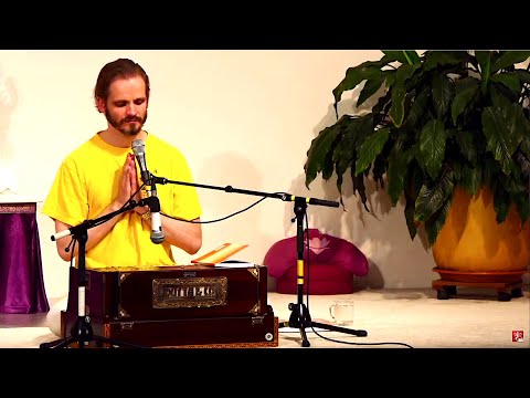 Satsang und Meditation mit Ishwara - Yoga Vidya Live Ritual Kirtan singen 20:00 Uhr 14.07.2020
