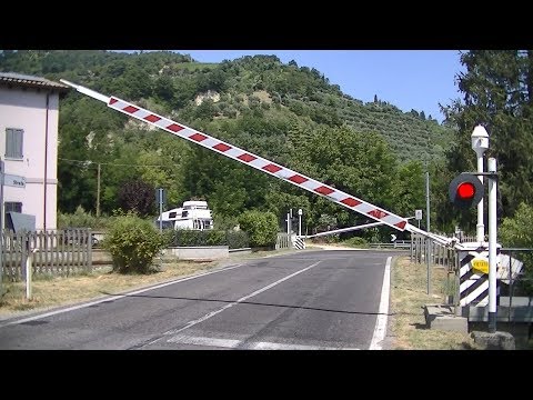 Spoorwegovergang Brisighella (I) // Railroad crossing // Passaggio a livello