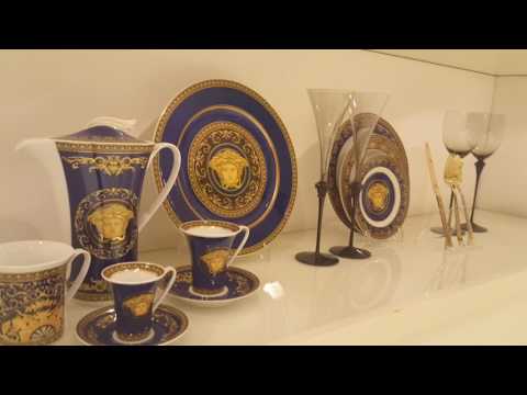 download lagu mp3 mp4 Versace Cutlery, download lagu Versace Cutlery gratis, unduh video klip Versace Cutlery