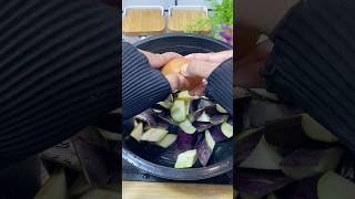 Download lagu Oh, so this is how to change the taste of eggplant so that it tastes very similar to chicken #sho... mp3