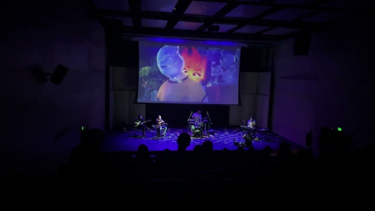 Cine-Concierto Músicos de Fondo — musicalización audiovisual en vivo, registro 02