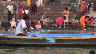 preview picture of video 'Varanasi, Hindu Holy City'