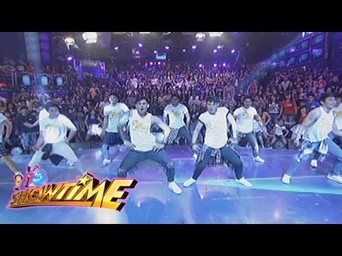 It's Showtime: Girltrends and Hashtags dance "Ang Kulit"