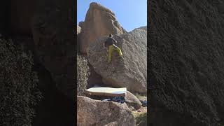 Video thumbnail of Izquierda Hampi, 6B+. La Pedriza