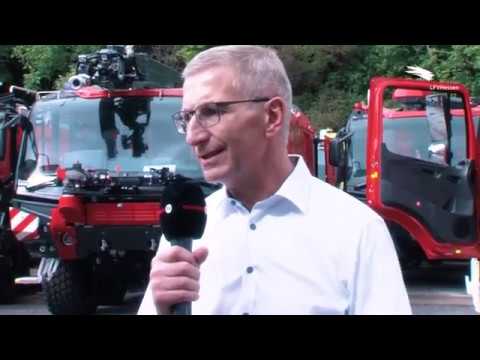 09/18 Thema: Wie entsteht ein Feuerwehrhelm? & Tipps der UKH: Unfall im Dienst - was ist zu tun?