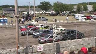 preview picture of video 'CHAIN RACE- Day of Mayhem Waseca Fair 09'