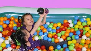Mainan Anak MANDI BOLA Banyak Sekali Ada 1500 Bola Warna Warni - Funny Kids Ball Pit Show