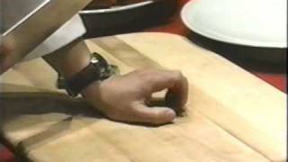 How to use kitchen knife cut cucumber, Martin Yan Part1