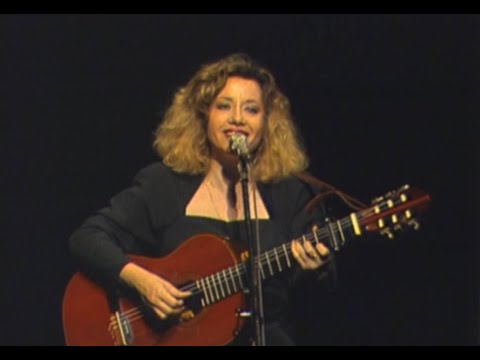 Chava Alberstein חוה אלברשטיין - Oyfn veg shteyt a boym אױפן װעג שטײט א בױם (live, 1989)