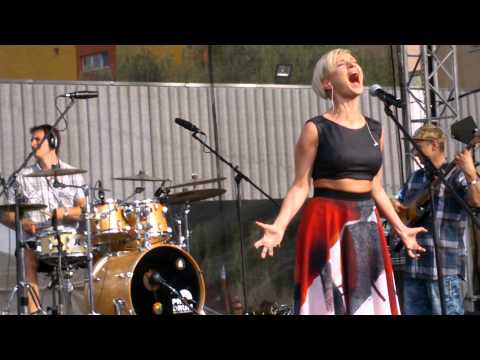 Fragment koncertu Panny Wyklęte w Warszawie 2015 ,wystepują Lilu i Marika