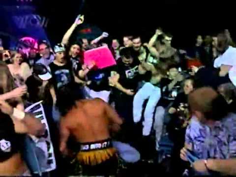 WCW Halloween Havoc '97 - The Flock watch DDP and Savage fight