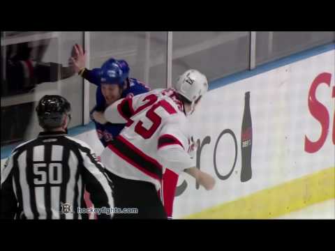 Andrew Peters vs Brandon Prust