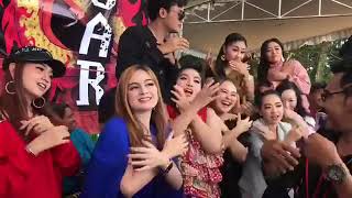 Download lagu Entah apa adella mp3