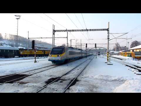 Pendolino 680.001 projíždí stanici Zábřeh na Moravě