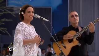 Noa (Achinoam Nini) performs &quot;Beautiful that Way&quot; to welcome Pope Francis