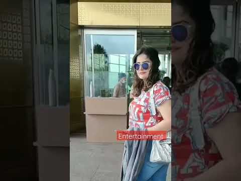 Zareen Khan nazar aayi at the airport 😍 | #shorts #entertainment #zareenkhan #zareena