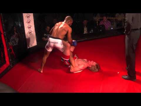 World Cagefighting Championships 12, Desmond Moore vs Adam Roll