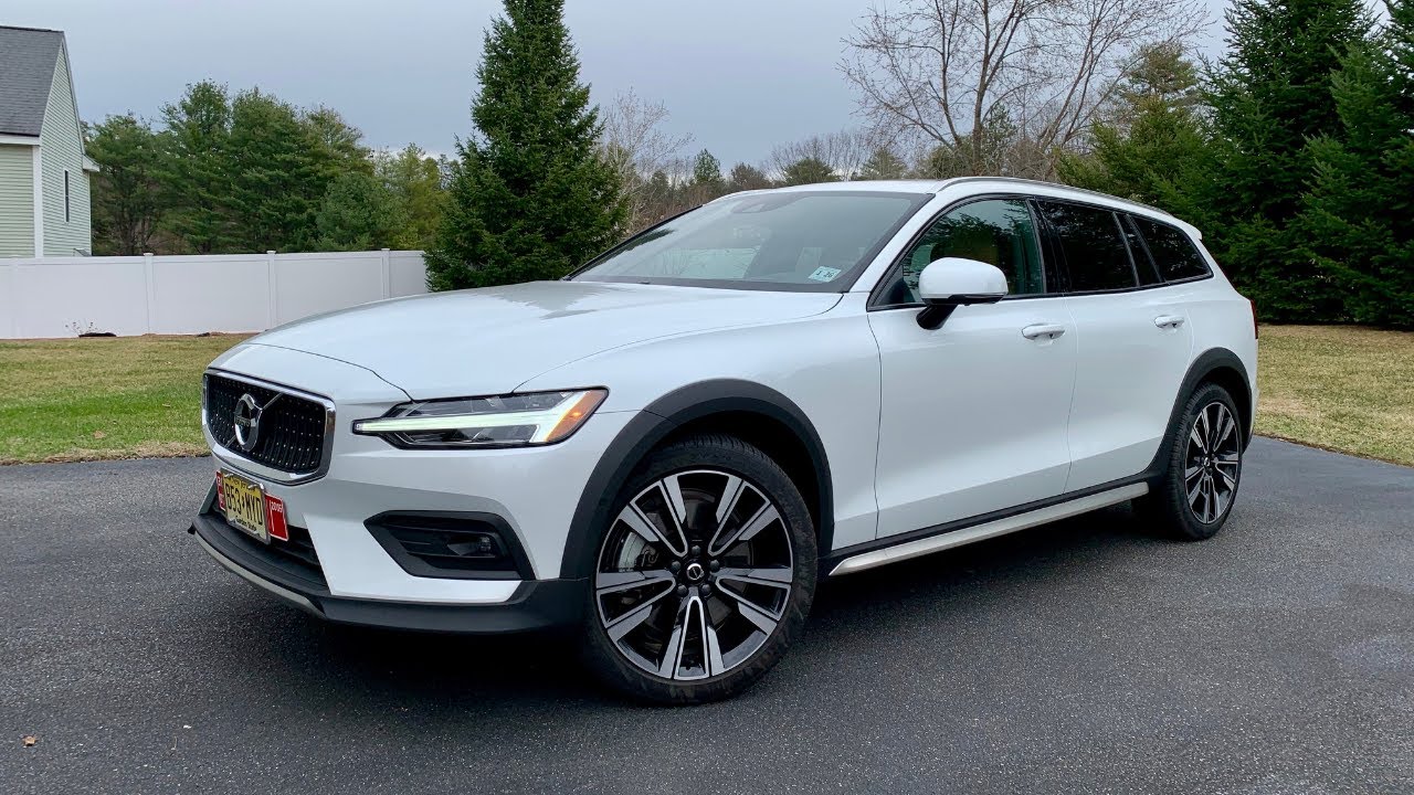 WAGON LIFE | 2021 Volvo V60 Cross Country Review and Tour