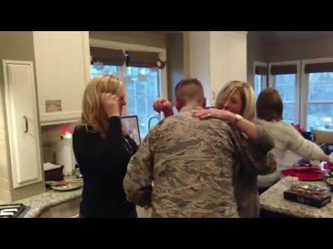Soldier Airman Surprises family for Christmas 2017