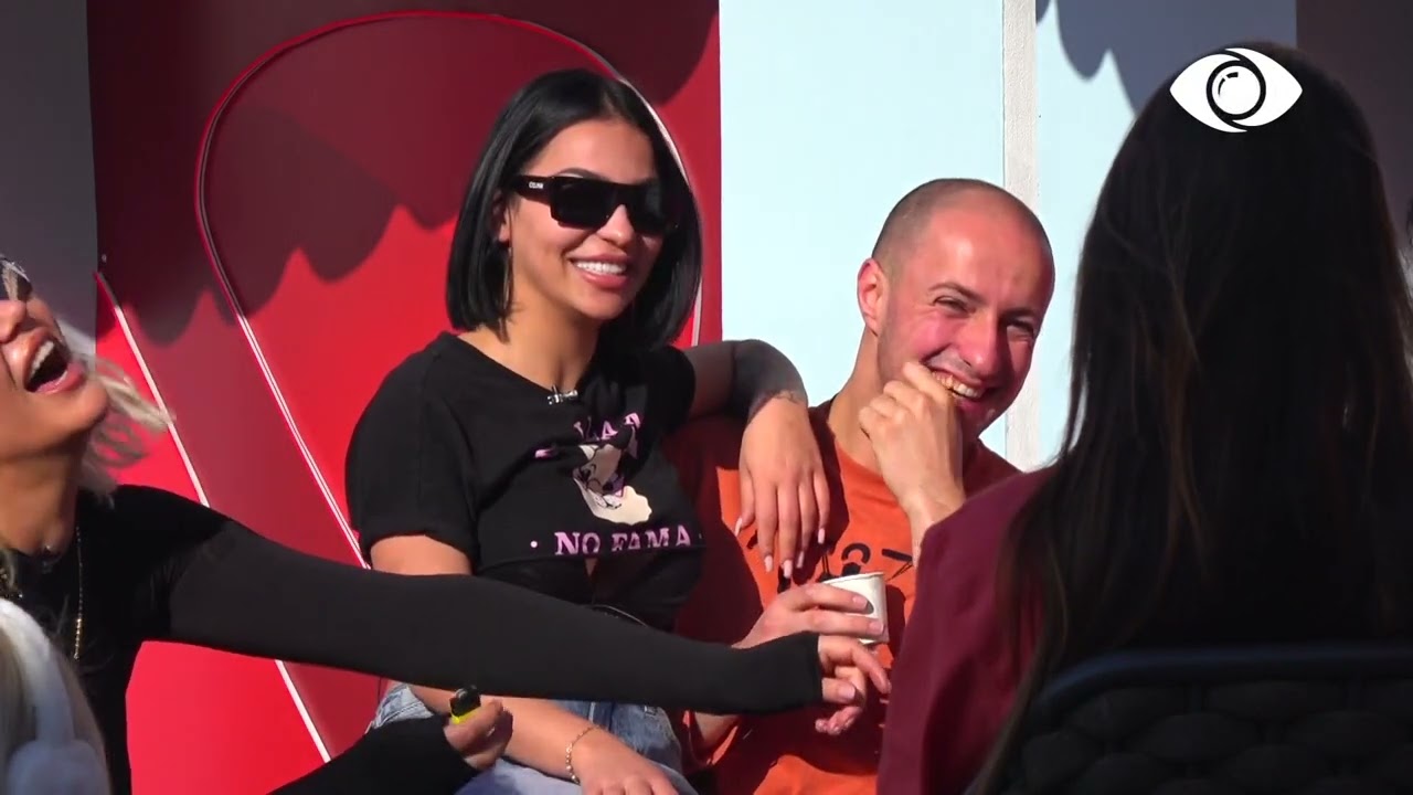 Mikela në prehërin e Kristit: Më dukesh më i bukur!