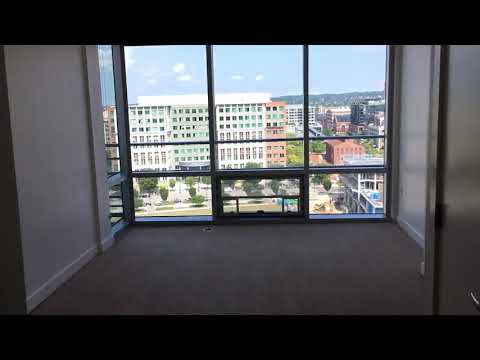 Earhart Model. 2 Bdrm + Den. 2 Bth. 1360 sq ft Apt FR1207