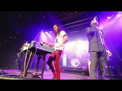 The Bennies feat. Damian Cowell - (He'll Never Be An) Ol' Man River (Live TISM cover)