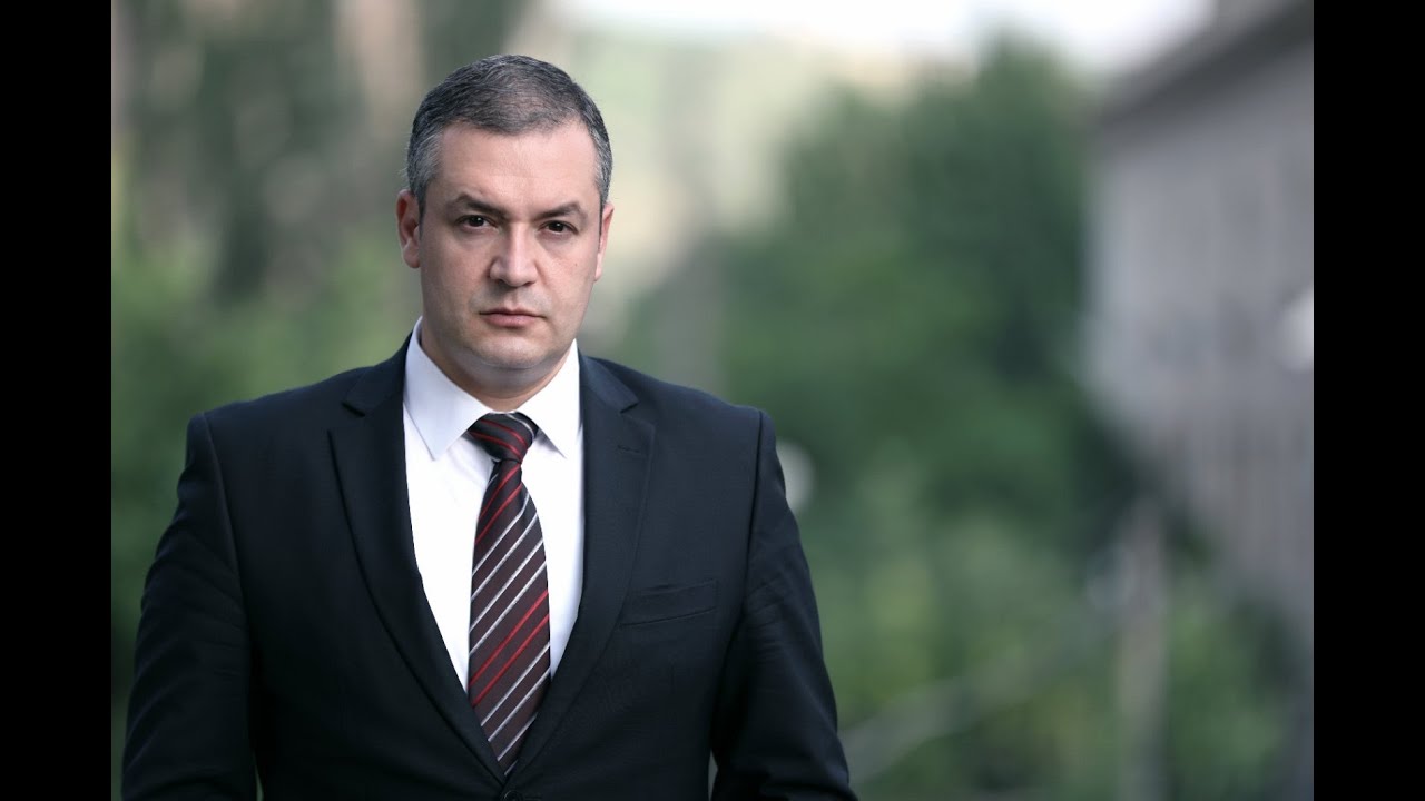 Իշխանության գալուց հետո ժամեր անց