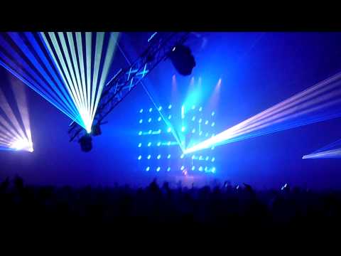 Gareth Emery (OceanLab vs Gareth Emery - On A Metropolis Day (Myon & Shane 54 Mashup))