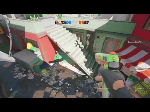 Insane Angles and Hiding Spots for Attackers on Favela!