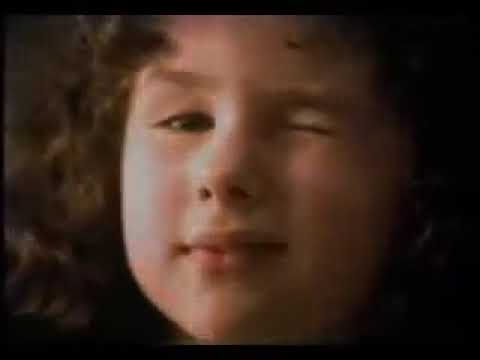 HALLIE KATE EISENBERG AS THE PEPSI GIRL