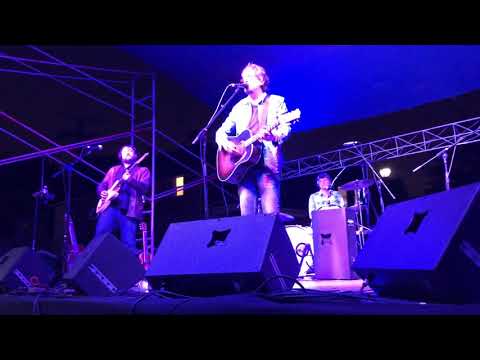 Hayes Carll-Ain’t Enough of Me to Go Around