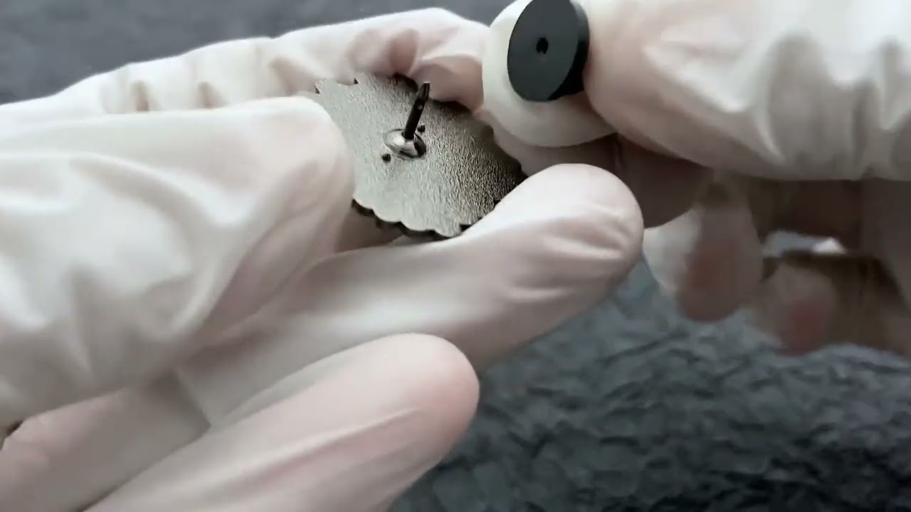 1511-Yellow Little Weeping Custom Enamel Pins