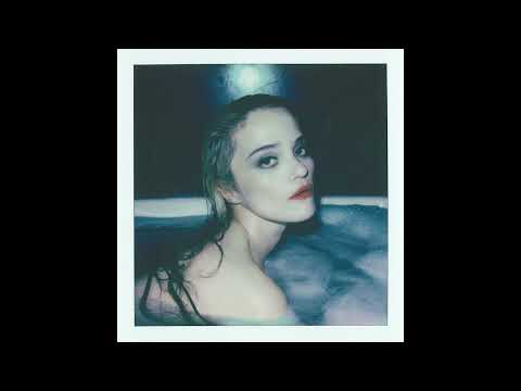 Sky Ferreira - Leash