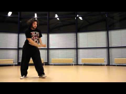 Dilay Boog & Moogly Gitting Down