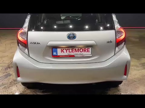 Toyota Aqua HYBRID 1.5L AUTOMATIC - HEATING/AC CON - Image 2