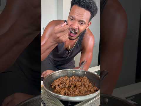 Wasn’t sure about this combo…but I’m not mad at it! Sweet potato and ground beef bowl solid 8/10.