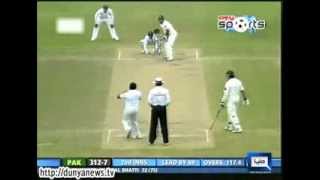 Dunya News-Rain stops play as Pakistan take fight into final day