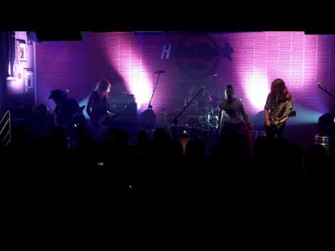 TRZYNASTA W SAMO POLUDNIE - TNT (ACDC)