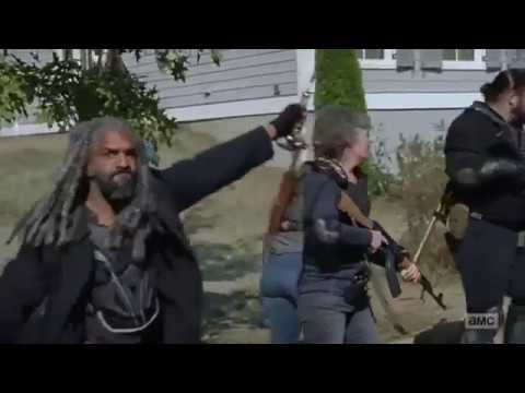 The Walking Dead 7x16 - Shiva Saves Carl