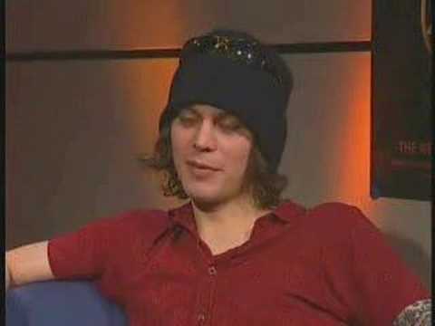 Ville Valo About Christina Aguilera & Britney Spears