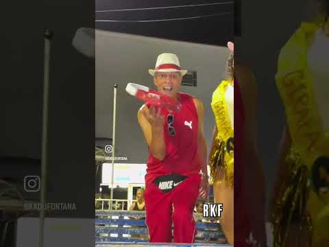 Desfile do Bloco da Girafa em São João Nepomuceno 2026