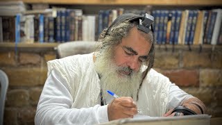 הרב שלום סבג✨האם יש תשובה על משכב זכור אחרי שרבינו אמר שאין?-שיעור חזק מאוד ה׳ בחשוון ה׳תשפ״ו 🇮🇱  (הרב שלום סבג) - התמונה מוצגת ישירות מתוך אתר האינטרנט יוטיוב. זכויות היוצרים בתמונה שייכות ליוצרה. קישור קרדיט למקור התוכן נמצא בתוך דף הסרטון