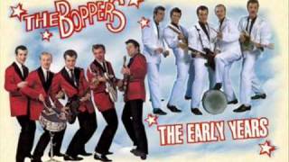 The Boppers - Kissing in the moonlight.