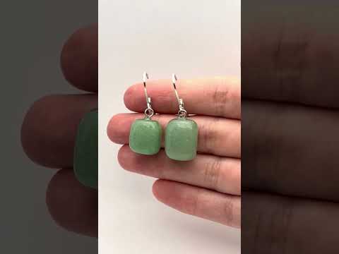 Подарок девушке Серьги серебро с натуральным камнем Нефрит природной формы в Подарочной коробочке - фото 1 - id-p2532560395