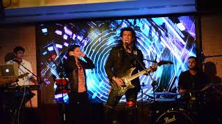 medley  Smoke on the water/ Black Dog / voodoo chile  Shannon & the silent riots