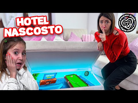 HO COSTRUITO UN HOTEL NASCOSTO IN CASA NOSTRA CON TUTTI I NOSTRI AMICI!