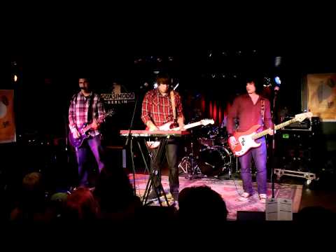 Nuffkas - Einer Zu Viel Live @ Quasimodo Berlin, 9.12.11