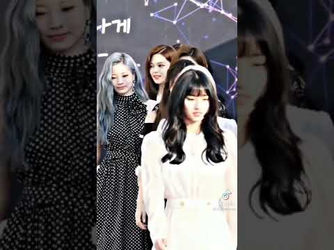 there fell while walking with other TWICE members member ✨#twice #once #sana