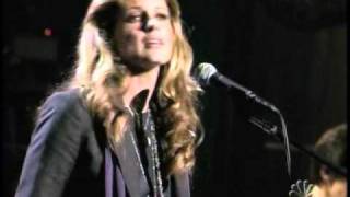 Faith Hill- Stealing Kisses LIVE