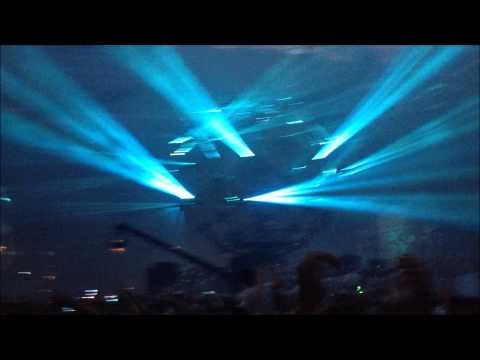 Million Atoms To Apologize: Sensation White, Amsterdam Arena 2012, Source of Light